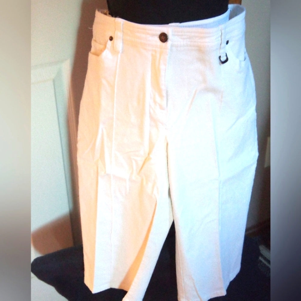 Woman's Capris size 12
